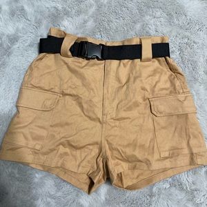 Cargo shorts w/ belt